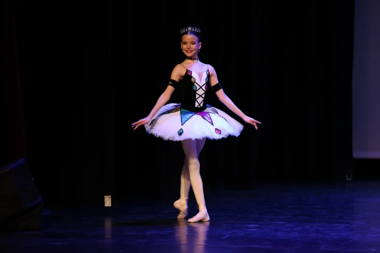 Награди и международни стипендии от International Ballet Competition Belgium — снимка