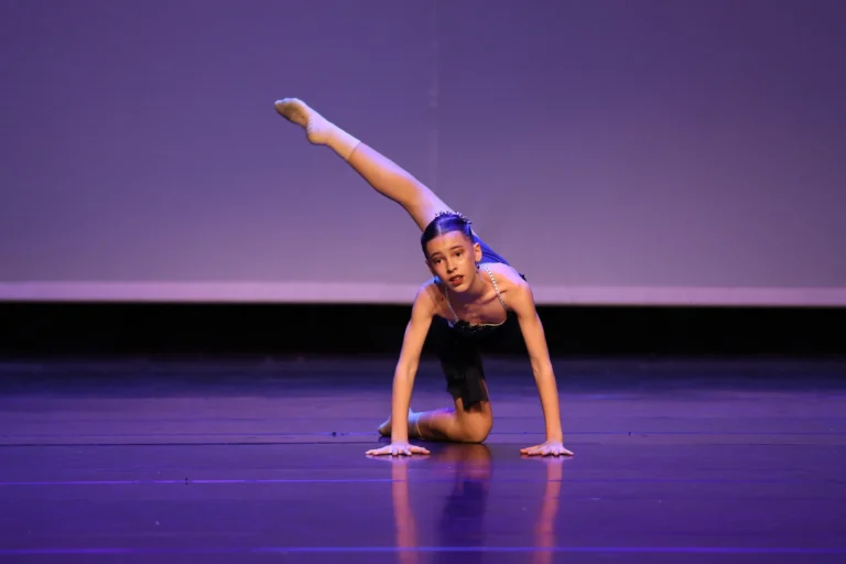 Награди и международни стипендии от International Ballet Competition Belgium — снимка