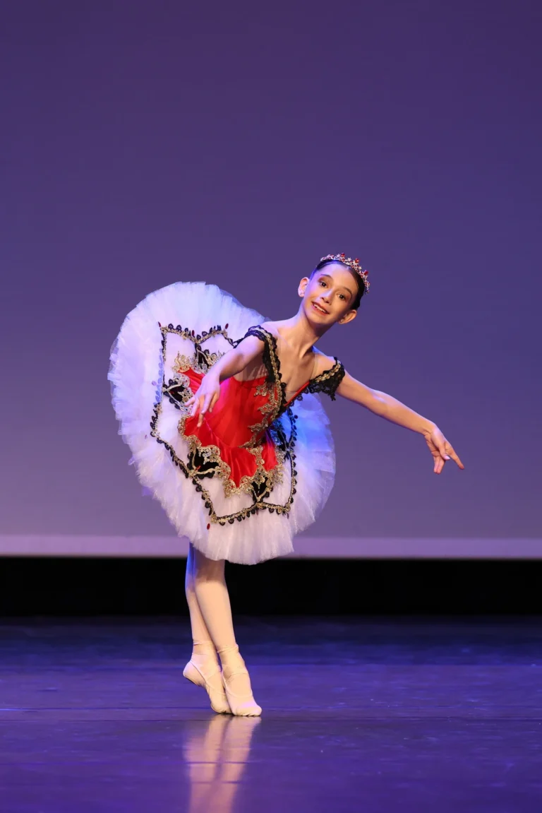 Награди и международни стипендии от International Ballet Competition Belgium — снимка