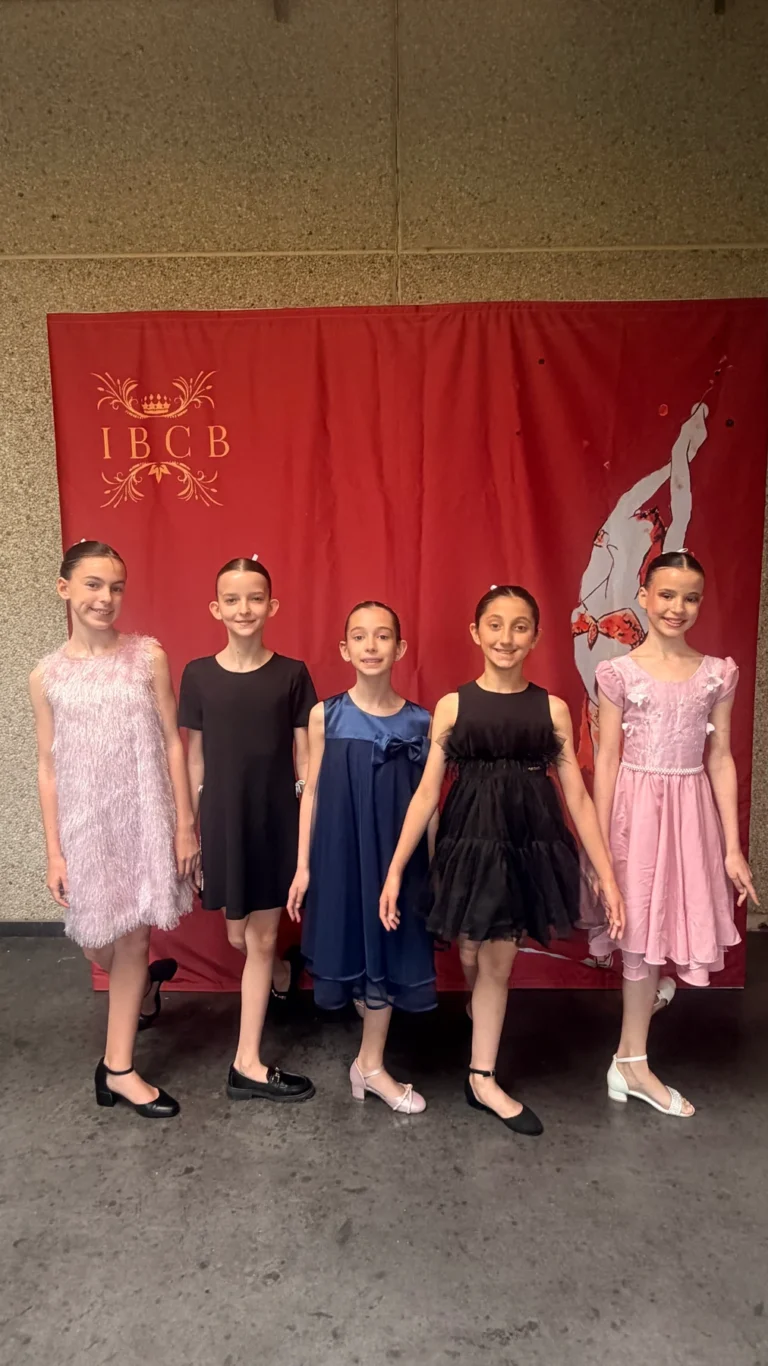 Награди и международни стипендии от International Ballet Competition Belgium — снимка