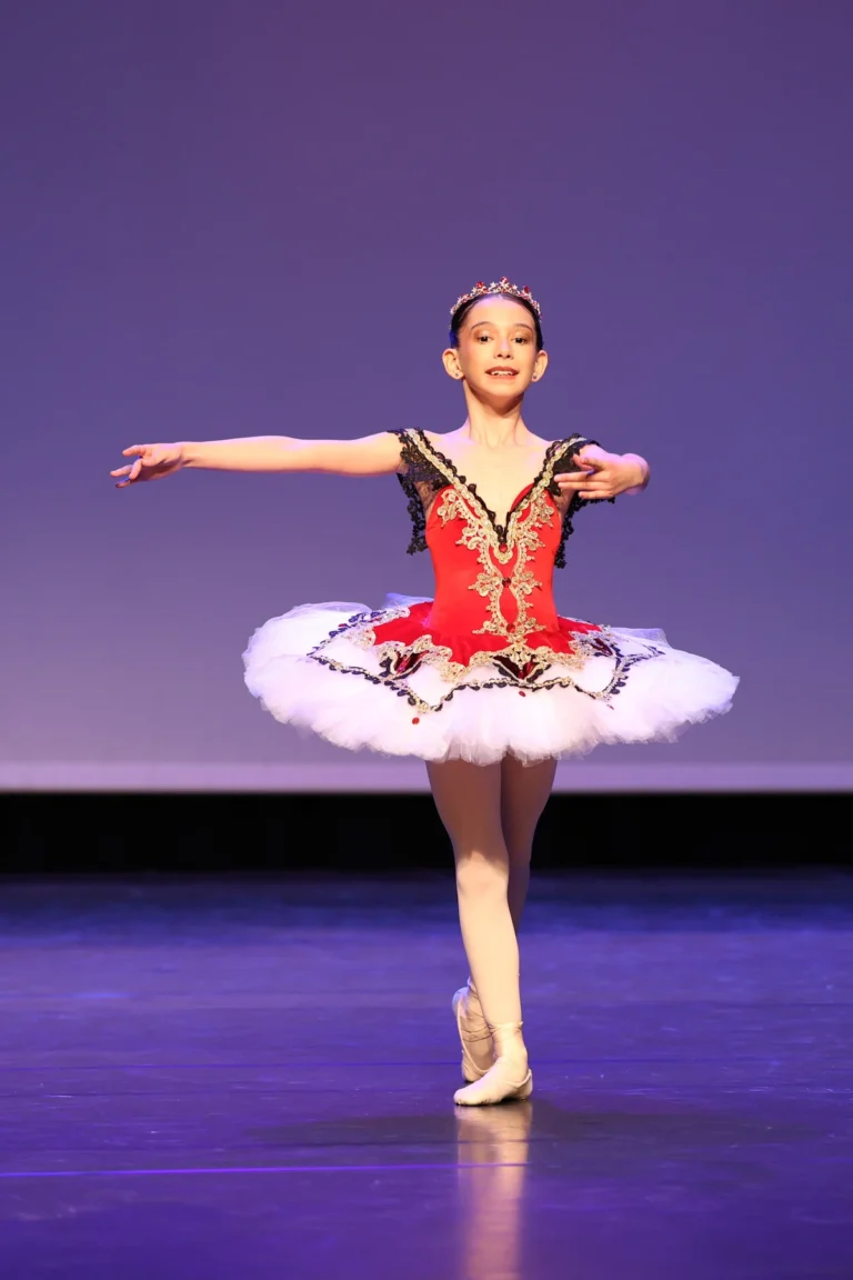 Награди и международни стипендии от International Ballet Competition Belgium — снимка