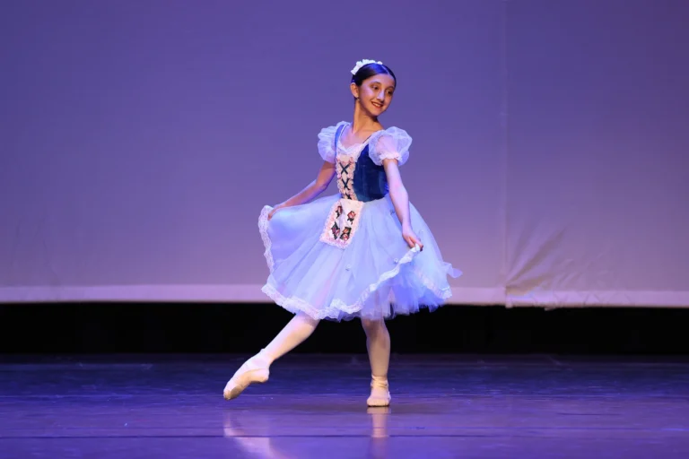 Награди и международни стипендии от International Ballet Competition Belgium — снимка