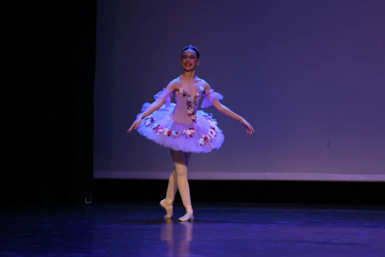 Награди и международни стипендии от International Ballet Competition Belgium — снимка