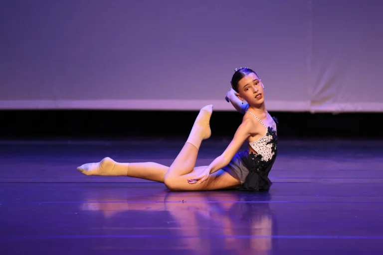 Награди и международни стипендии от International Ballet Competition Belgium — снимка