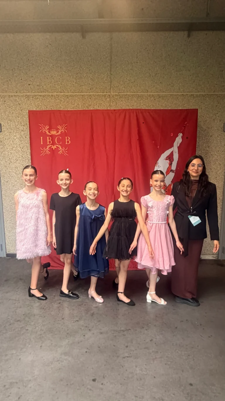 Награди и международни стипендии от International Ballet Competition Belgium — снимка