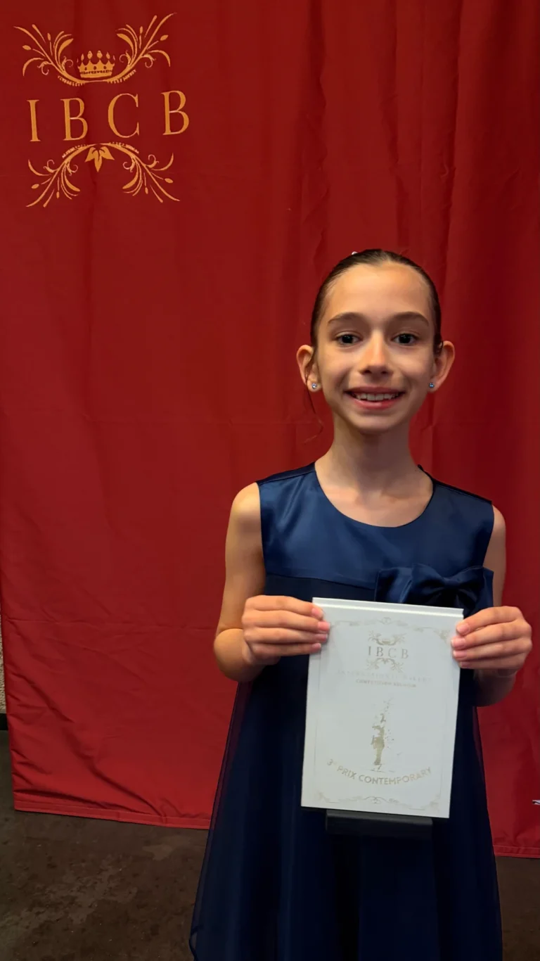 Награди и международни стипендии от International Ballet Competition Belgium — снимка