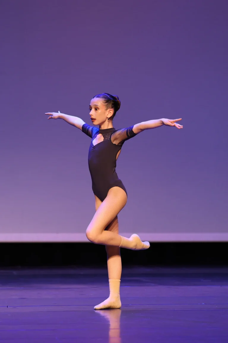 Награди и международни стипендии от International Ballet Competition Belgium — снимка