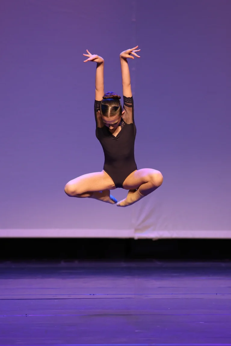 Награди и международни стипендии от International Ballet Competition Belgium — снимка